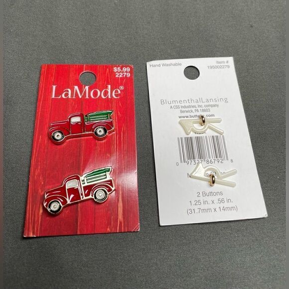 🎄❤️🎄 HOST PICK 🎉🎉6 NEW Red Pickup Truck Enamel 3 Packages 2 Buttons NWT - Picture 3 of 4